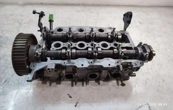 Jaguar XF X250 Engine head PM9X2Q6C064CA