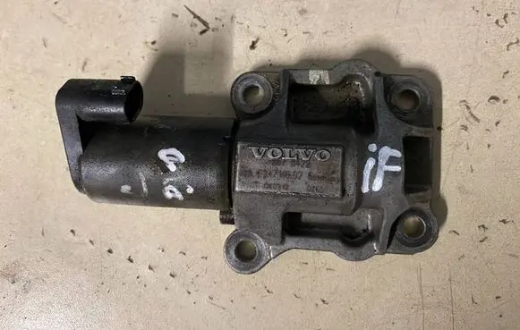 Volvo XC90 Camshaft vanos timing valve 8670422 34711602