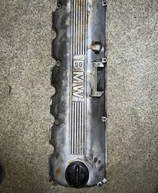 BMW 3 E30 Rocker cam cover 11121713116