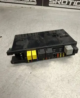 Mercedes-Benz E W211 SAM control unit 2115453301