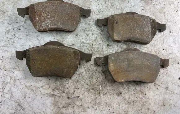 Volkswagen PASSAT B5 Brake pads (front) 