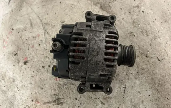 Mercedes-Benz C W204 Generator/alternator A0009060401 TG15C182 111018905