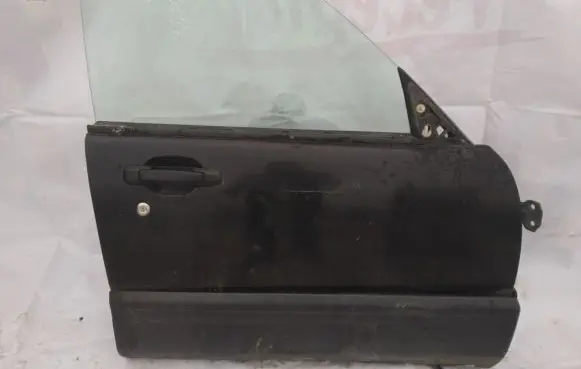 Subaru Forester SF Front door juoda