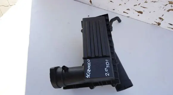 Volkswagen Scirocco Air filter box OBUDOWAFILTRA
