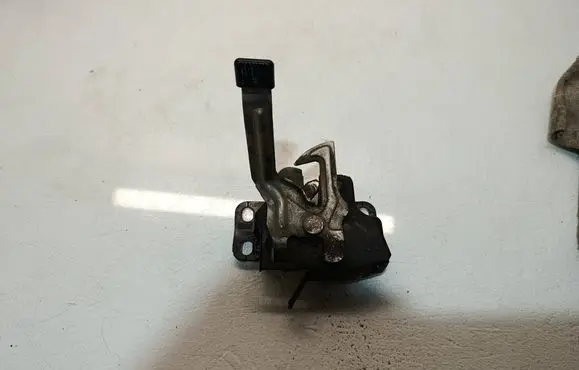 Honda CR-V Engine bonnet (hood) release handle 