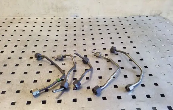 Ford Mondeo MK IV Fuel injector supply line/pipe 