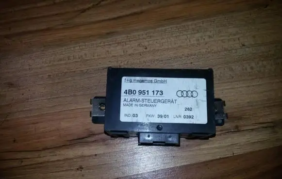 Audi A4 S4 B5 8D Other control units/modules 4B0951173