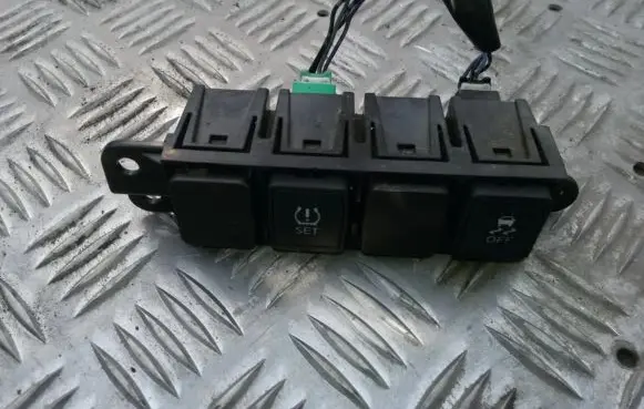 Traction control (ASR) switch