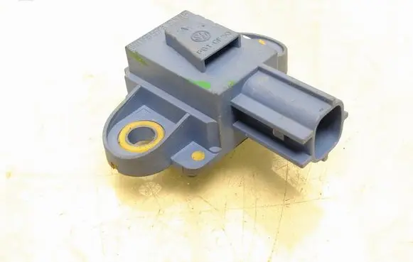 Volkswagen Golf V Airbag deployment crash/impact sensor 1K0955557A