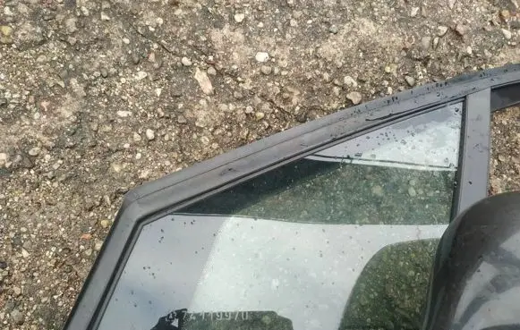 Citroen C4 I Front door vent window glass four-door 