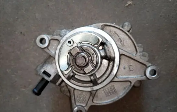 Honda CR-V Vacuum pump