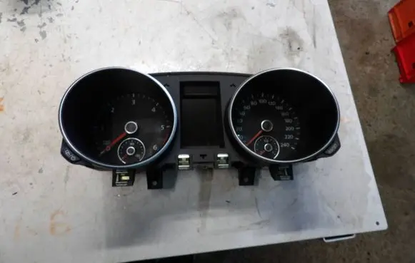 Volkswagen Golf VI Speedometer (instrument cluster) 5K0920873A VDD0241206 1248710900
