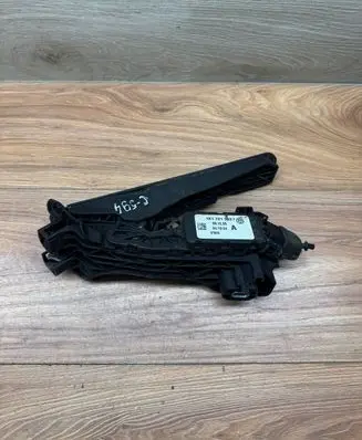 Seat Leon (1P) Accelerator throttle pedal 1K1721503P 091205 041934