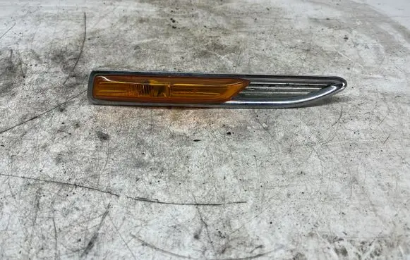 Ford Mondeo MK IV Front fender indicator light 7S7113K354AD