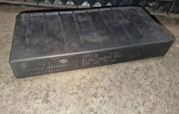 BMW 5 E34 Comfort/convenience module 1379372 5KG00517500