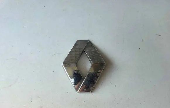Renault Scenic II - Grand scenic II Manufacturer badge logo/emblem 8200469132