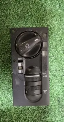 Volkswagen Golf III Light switch 1H6941531N