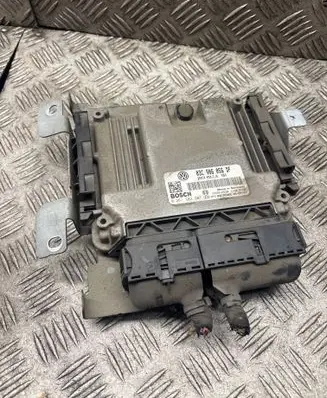 Volkswagen Touran I Engine control unit/module 03C906056DF 0261S02307 1039S16598