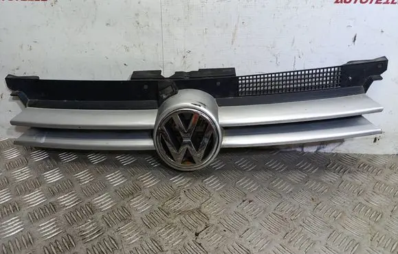 Volkswagen Golf IV Front grill 1J0853655G