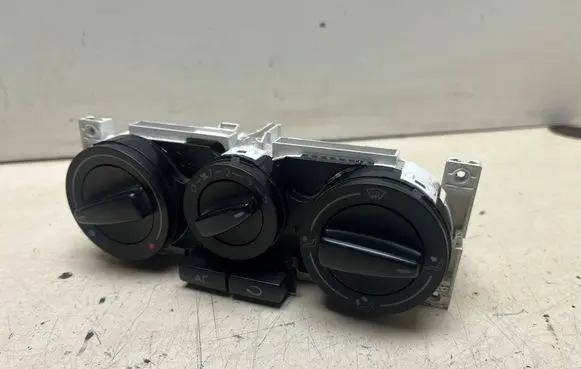 Volkswagen Golf IV Climate control unit 1J0820045F