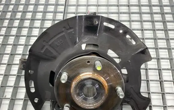 Hyundai i30 Front wheel hub spindle knuckle 