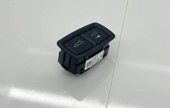 Porsche Cayenne (92A) Tailgate/boot open switch button 7PP959832J 10002492 SN00001130250246