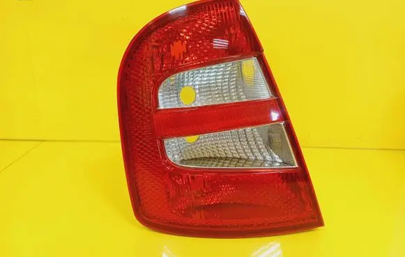 Skoda Fabia Mk1 (6Y) Rear/tail lights 6Y6945095