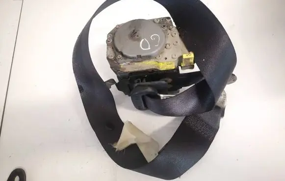 Rear seatbelt