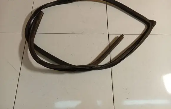 Nissan Primera Rubber seal rear door 