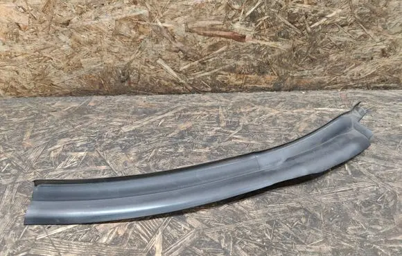 Land Rover Discovery 5 Rubber seal rear door HY3225384A