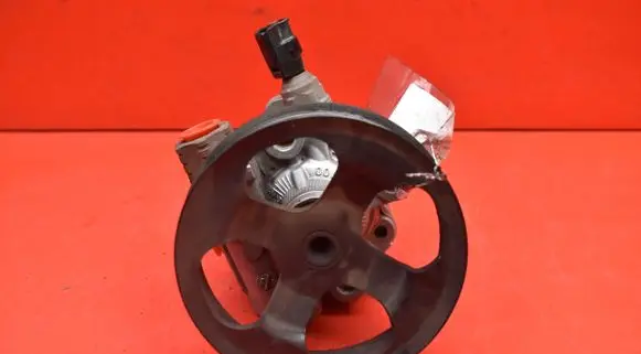 Toyota Avensis Verso Power steering pump