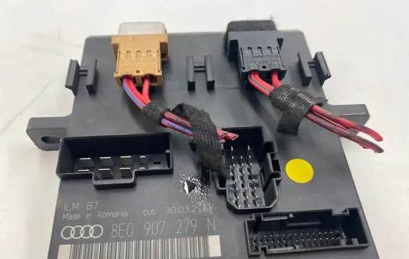 Audi A4 S4 B7 8E 8H Comfort/convenience module 8E0907279N