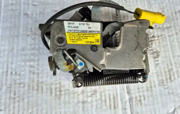 BMW X1 F48 F49 Engine bonnet/hood lock/catch 8737701