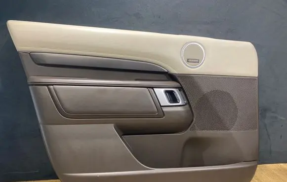 Land Rover Discovery 5 Front door card panel trim