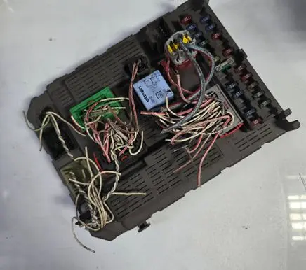 Citroen C5 Fuse module 9645030380