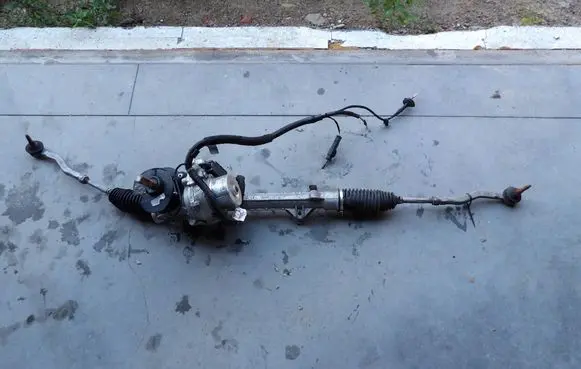 Peugeot 208 Steering rack 6700003928A Q003TC0676 8Z18