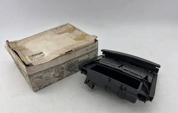 Audi A6 S6 C6 4F Ashtray (front) 4F1857951C PP160209 LS358501