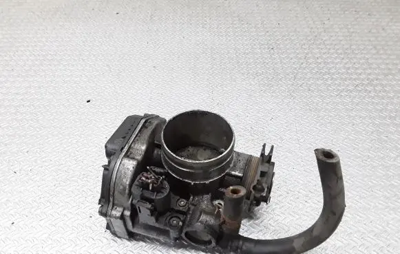 Volkswagen Golf IV Throttle valve 06A133064J