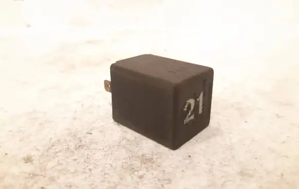 Volkswagen PASSAT B3 Other relay 111953227D J590J945B