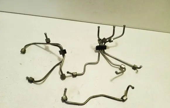 Volvo S60 Fuel injector supply line/pipe 