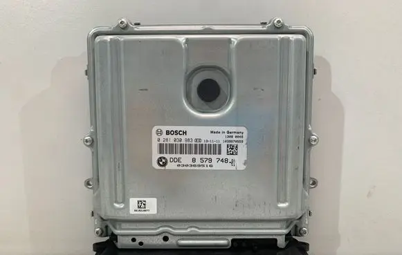 BMW 3 F30 F35 F31 Engine control unit/module ECU 8579748