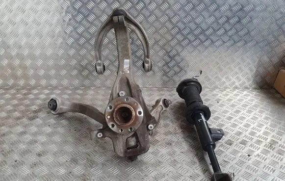 Alfa Romeo Giulia Front wheel hub spindle knuckle 50557143 505631410