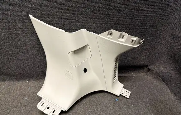 Jeep Grand Cherokee WL (D)pillar trim (top) 6XP12TRMAB 6YE22TRMAA MT2744