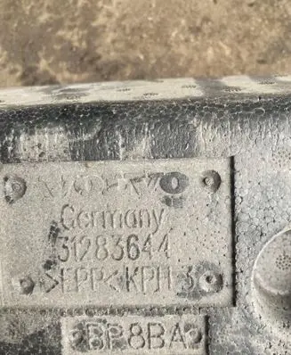 Volvo XC60 Front bumper foam support bar 31283644