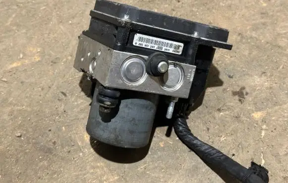 Peugeot 508 ABS Pump 9677032180