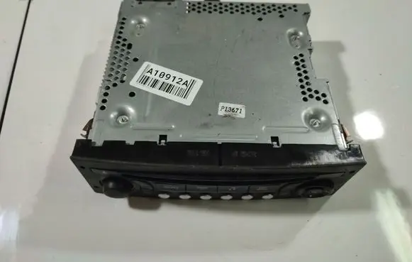 Radio/CD/DVD/GPS head unit