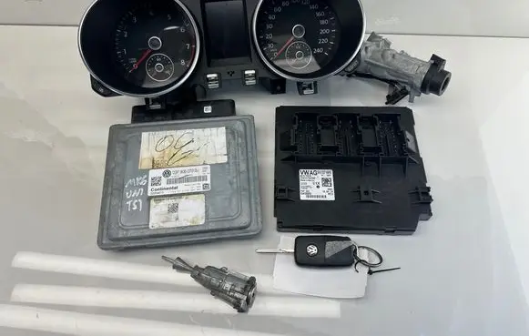 Volkswagen Golf VI Engine ECU kit and lock set 03F906070BJ 03F906070 5K0937084B