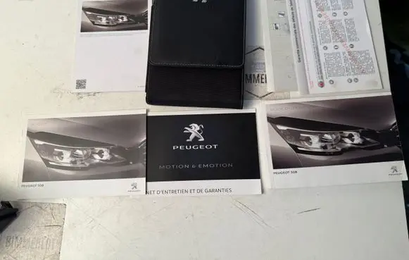 Peugeot 508 RXH Owners service history hand book 
