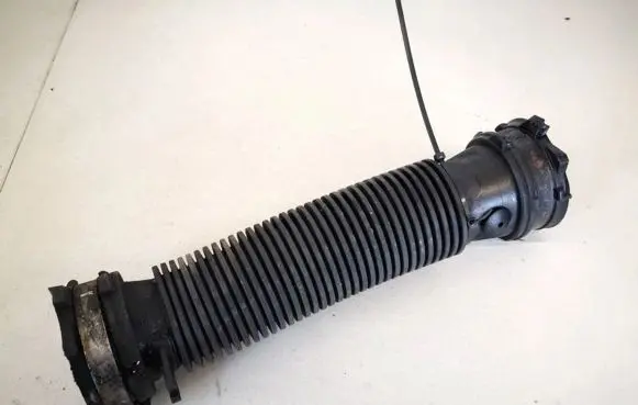 Renault Megane III Air intake hose/pipe