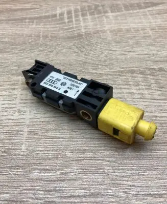 Audi A6 S6 C5 4B Airbag deployment crash/impact sensor 8E0959643A